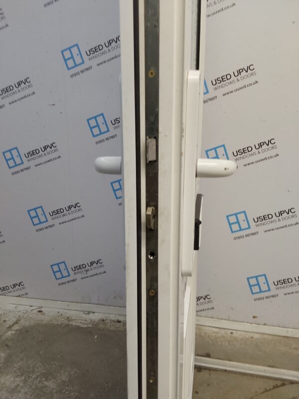 Used White Upvc Front Door 905mm x 2070mm 0281 - Image 5