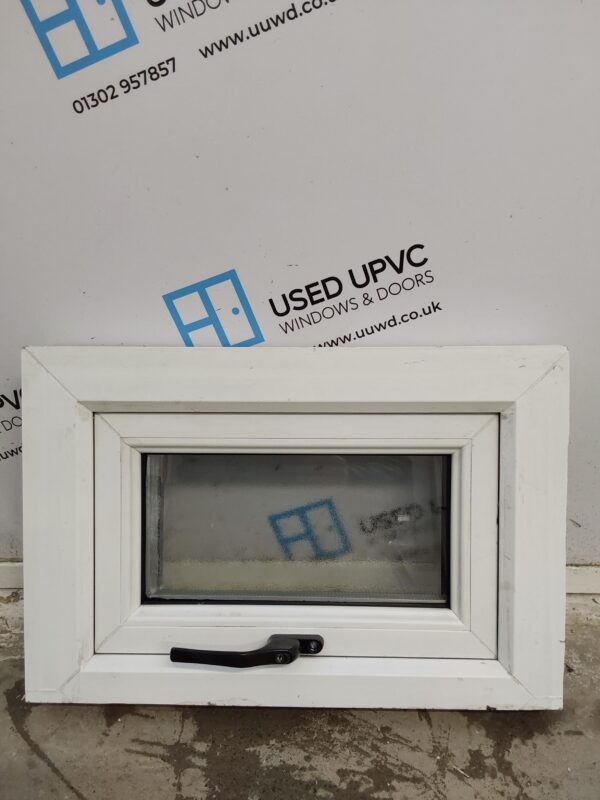 Used Woodgrain Upvc Window 590mm x 395mm W0186 - Image 2