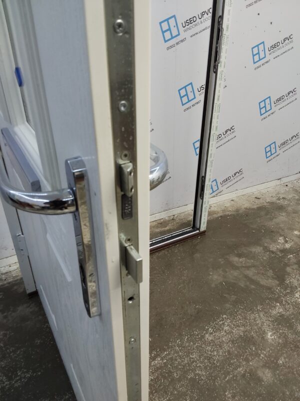 Brand New White Composite Front Door 1000mm x 2095mm ND123 - Image 5