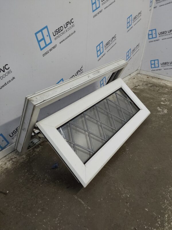 Used White Upvc Window 900mm x 415mm W0364 - Image 3