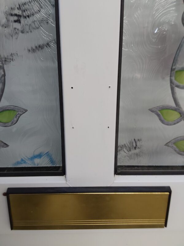 Used White Upvc Front Door 920mm x 2050mm (reduce to 870mm) C10D63 - Image 4