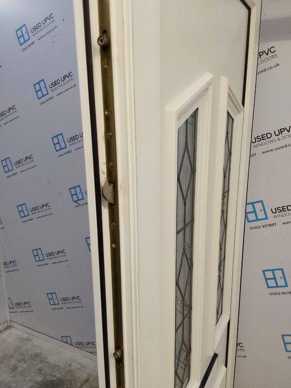 Used White Upvc Front Door 890mm x 2050mm (reduce to 870mm) C7D036 - Image 5