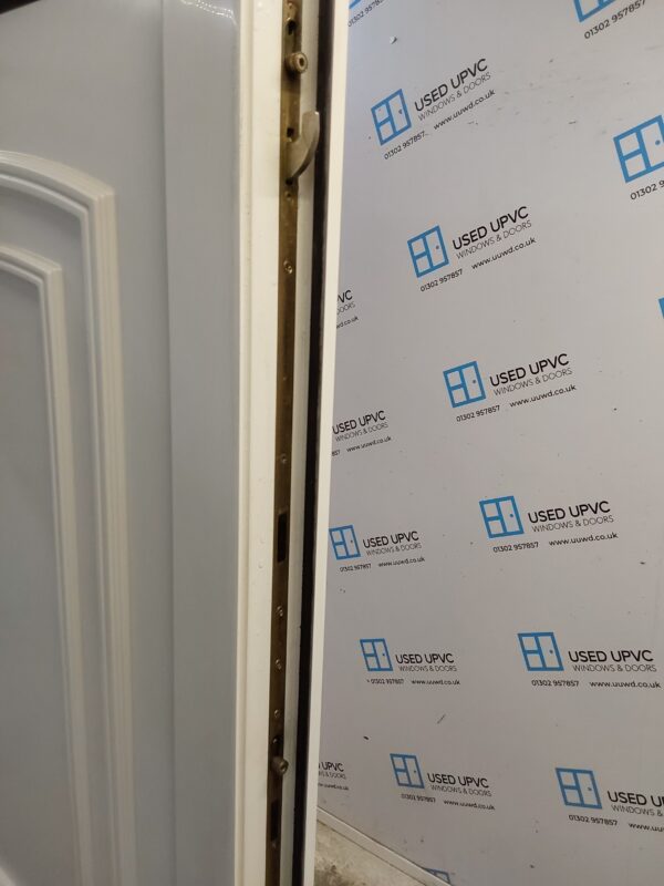 Used White Upvc Front Door 920mm x 2050mm (Reduce To 900mm) 0561 - Image 4