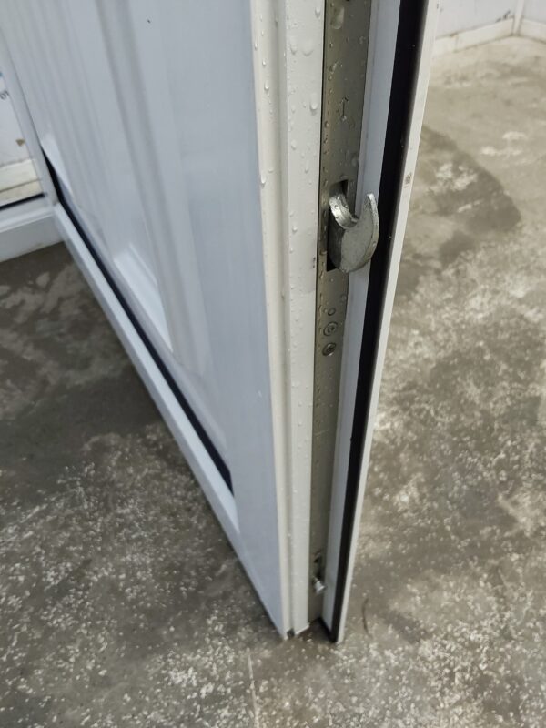 Used White Upvc Front Door 925mm x 2030mm 0030 - Image 6