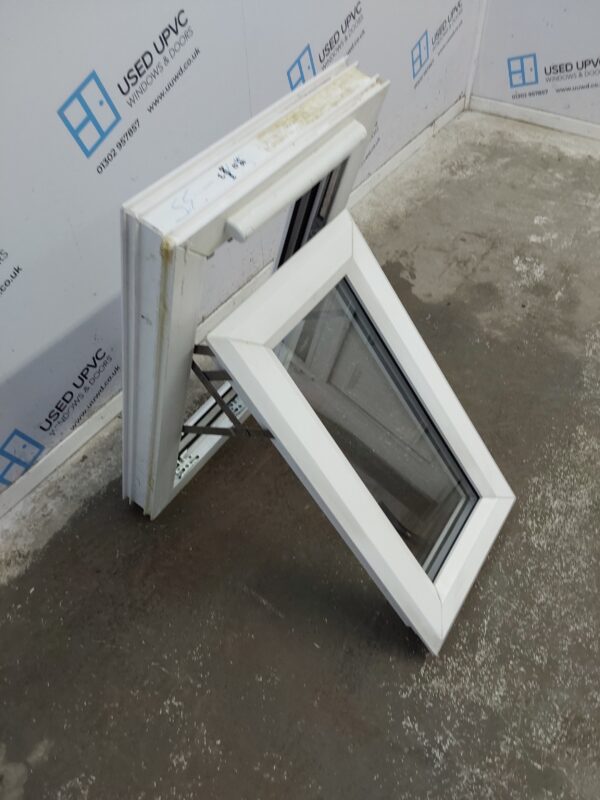 Used White Upvc Window 430mm x 695mm W0215 - Image 4