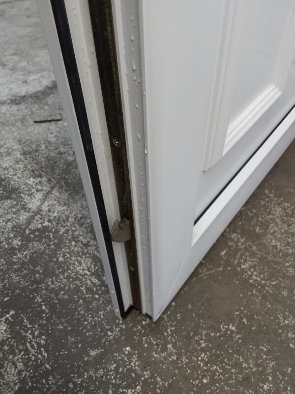 Used White Upvc Front Door 900mm x 2105mm C7D003 - Image 7