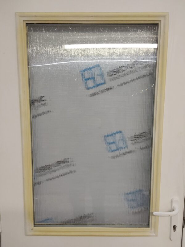 Used White Composite Back Door (outwards opening) 945mm x 2085mm 0621 - Image 4