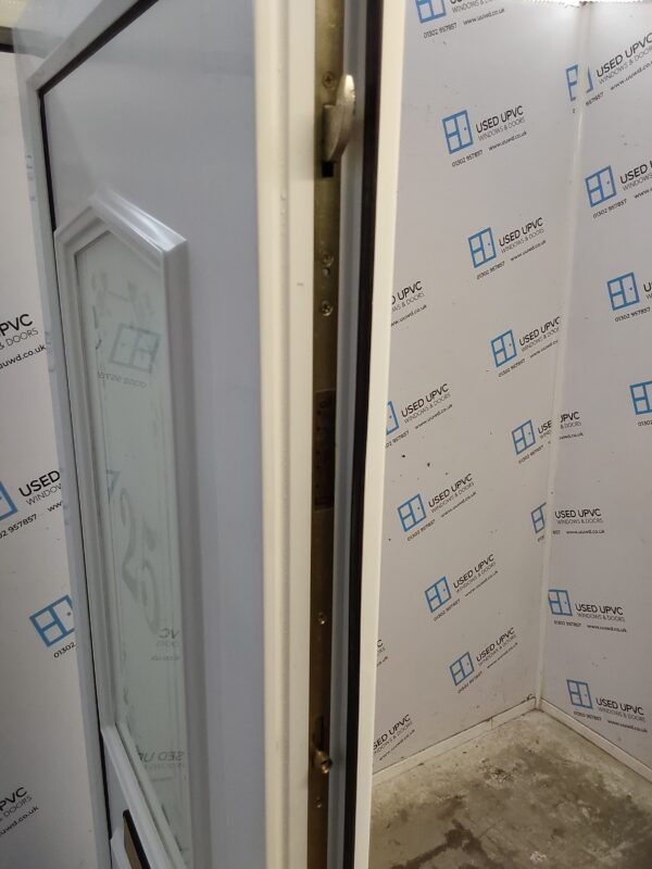 Used White Upvc Front Door 920mm x 2070mm 0287 - Image 9