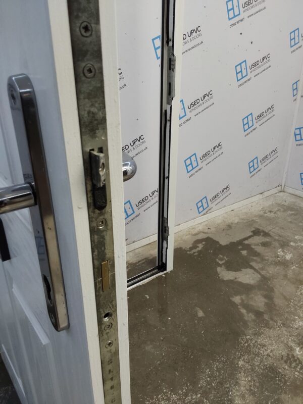 Used White Composite Front Door 905mm x 2030mm 0094 - Image 6