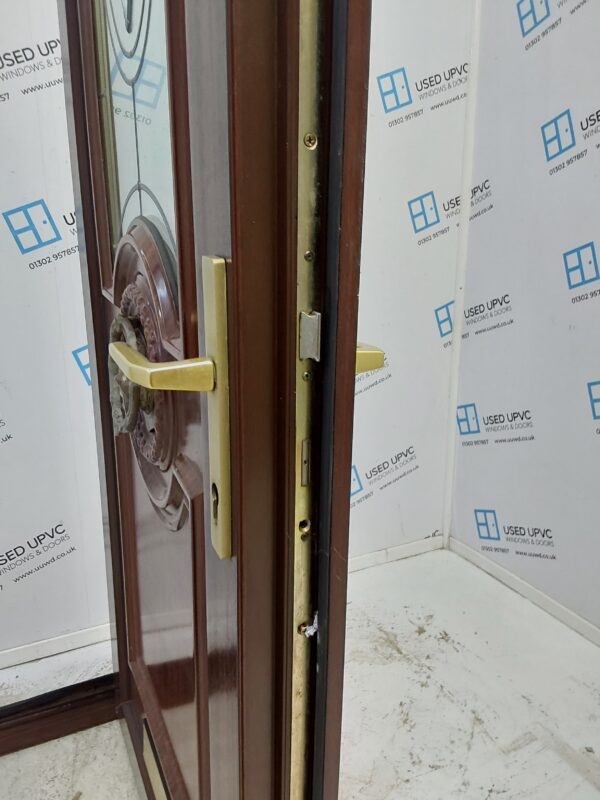 Used Woodgrain Upvc Front Door 930mm x 2020mm C7D066 - Image 5