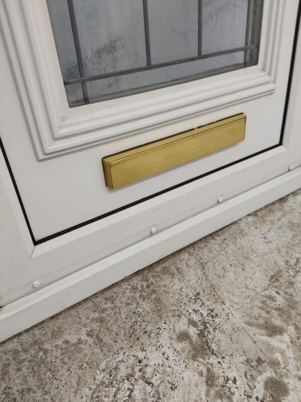 Used White Upvc Front Door 905mm x 2035mm 0332 - Image 4