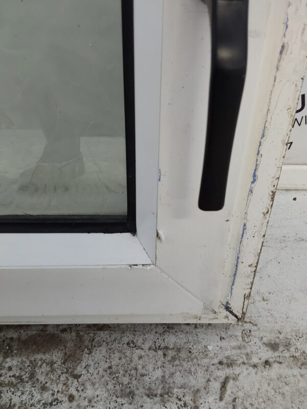 Used White Upvc Tilt And Turn Window 910mm x 635mm C4B021 - Image 5