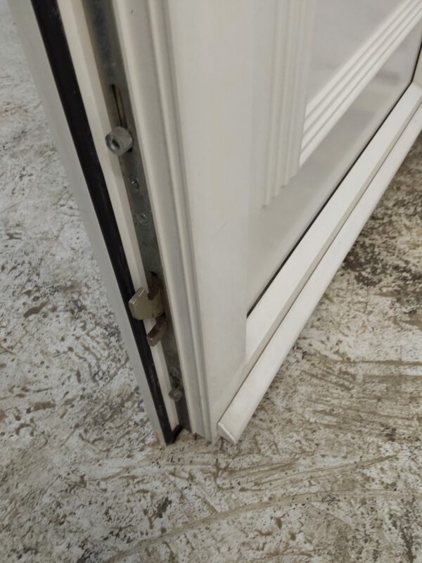 Used White Upvc Front Door 900mm x 2015mm 0550 - Image 9