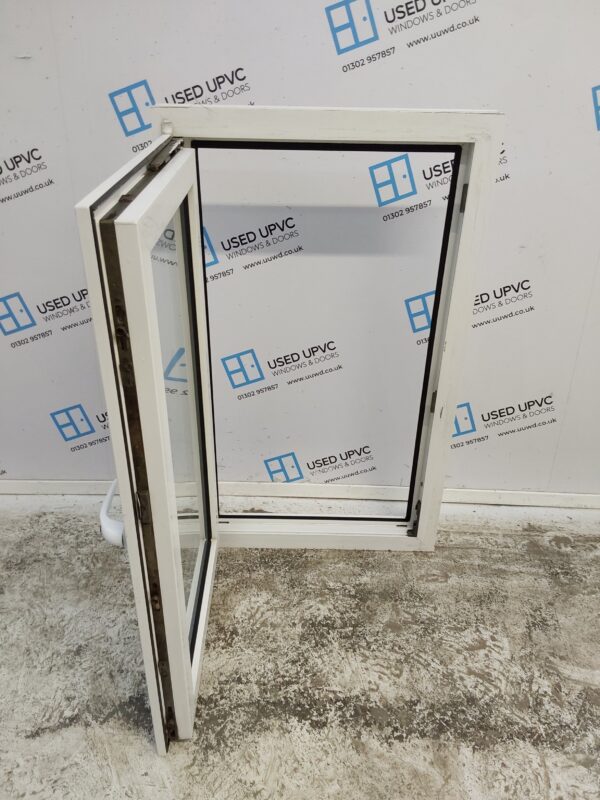 Used White Upvc Tilt And Turn Window 635mm x 1035mm C2022 - Image 5