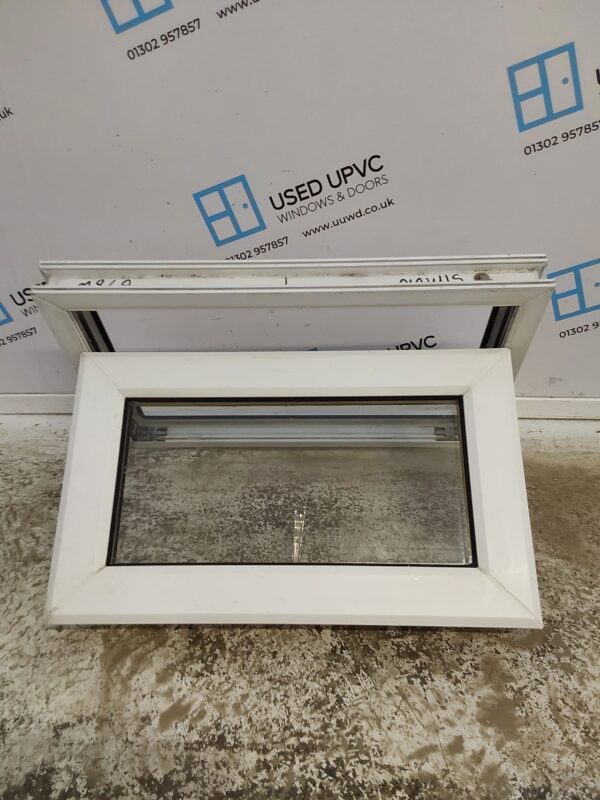 Used White Upvc Window 675mm x 415mm W0360 - Image 3