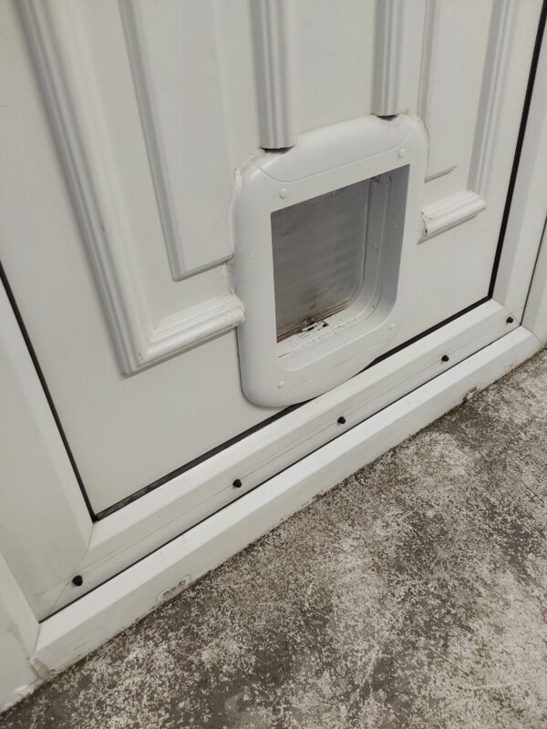 Used White Upvc Front Door 930mm x 2130mm 0211 - Image 4