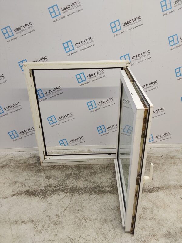 Used White Upvc Tilt And Turn Window 890mm x 1090mm C5018 - Image 4