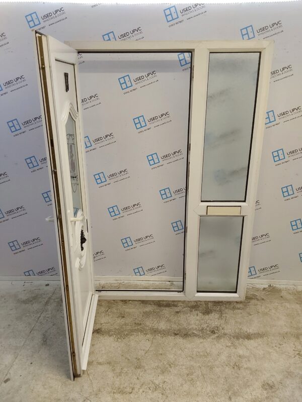 Used White Upvc Front Door And Side Panel 1370mm x 2045mm DS003 - Image 3