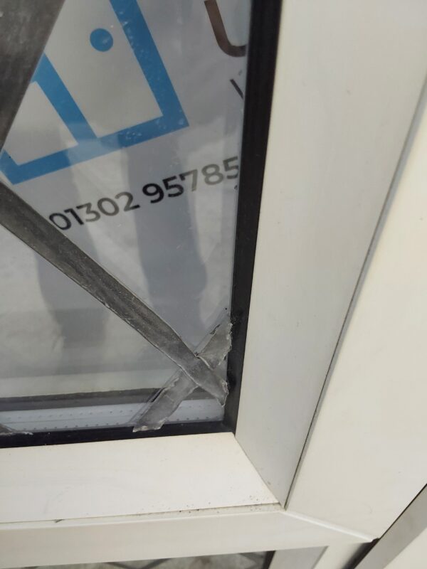 Used White Upvc Window 990mm x 1460mm LW0077 - Image 7