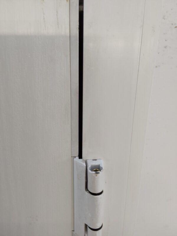 Used White Composite Front Door 920mm x 2100mm (Reduce To 890mm) 0455 - Image 11