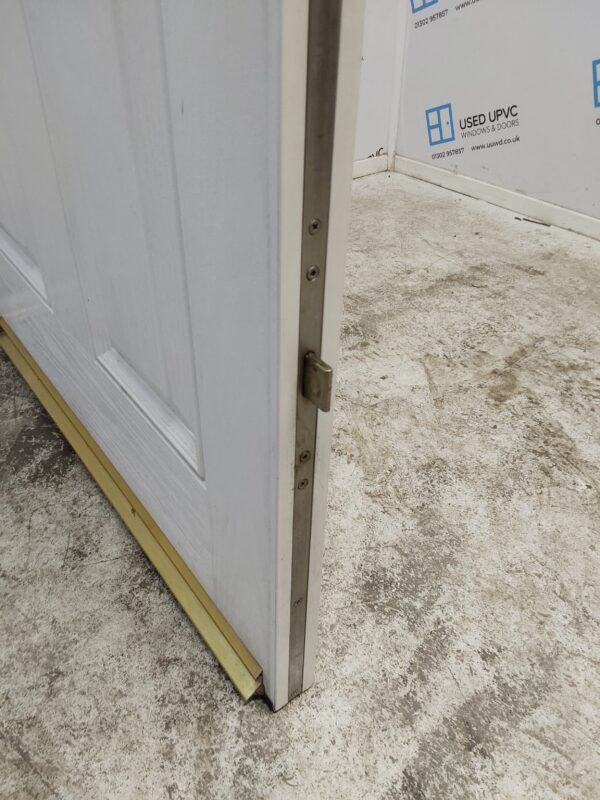 Used White Composite Front Door 920mm x 2100mm (Reduce To 890mm) 0455 - Image 6