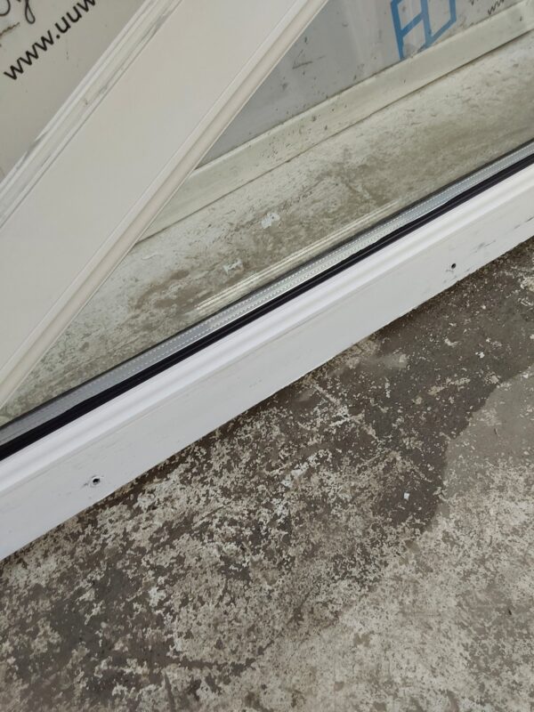 Used White Upvc Window 1760mm x 965mm C22065 - Image 4