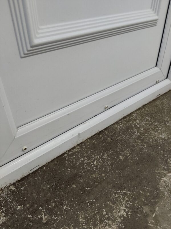 Used White Upvc Front Door 890mm x 2050mm C7D080 - Image 5