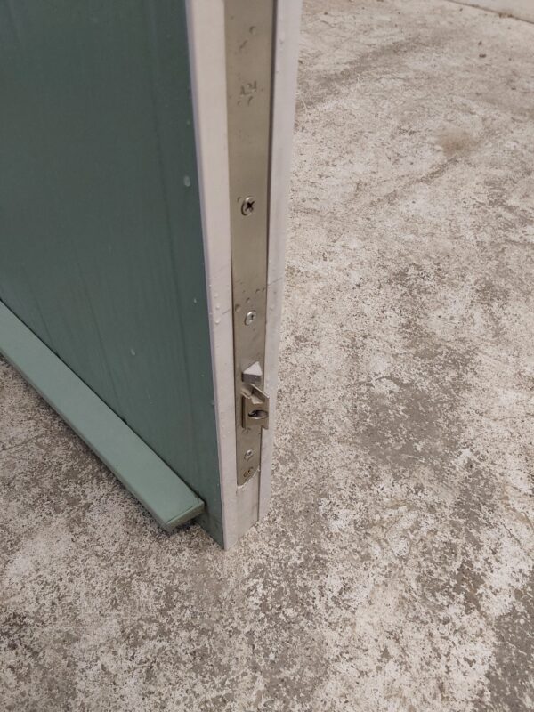 Used Chartwell Green Composite Front Door 895mm x 2000mm (Reduce To 875mm) 0830 - Image 6