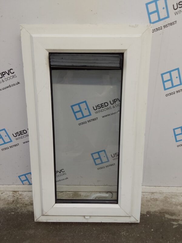 Used White Upvc Window 575mm x 1000mm AO032