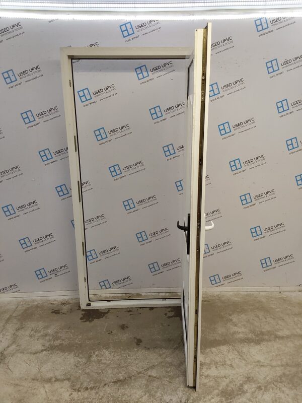 Used White Upvc Front Door 975mm x 2105mm 0602 - Image 3
