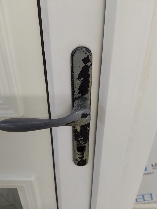 Used White Upvc Front Door 940mm x 2035mm (reduce to 880mm) 0122 - Image 4