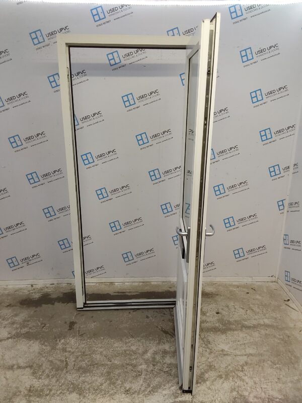 Used White Upvc Front Door 920mm x 2040mm (Reduce To 900mm) 0436 - Image 3