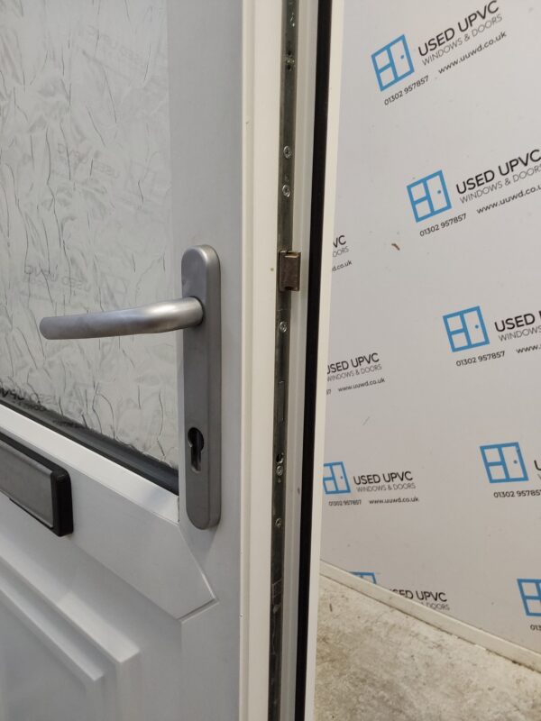 Used White Upvc Front Door 920mm x 2040mm (Reduce To 900mm) 0436 - Image 5