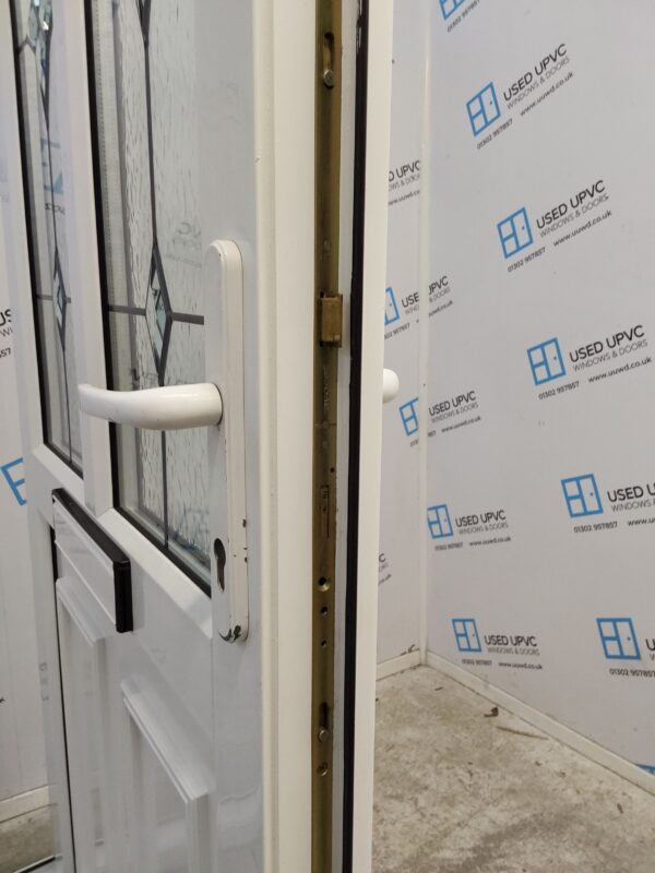 Used White Upvc Front Door 915mm x 2055mm (Reduce To 900mm x 2040mm) 0432 - Image 5