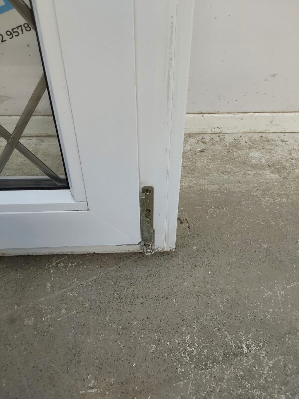 Used White Upvc Tilt And Turn Window 715mm x 1285mm (Reduce To 700mm x 1260mm) W0122 - Image 6