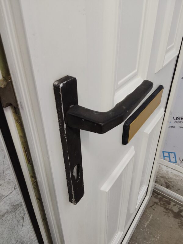 Used White Upvc Front Door 895mm x 2055mm (reduce to 875mm) 0726 - Image 4