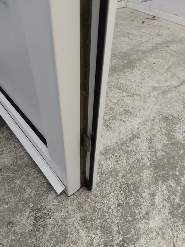 Used White Upvc Front Door 925mm x 2120mm 0462 - Image 11