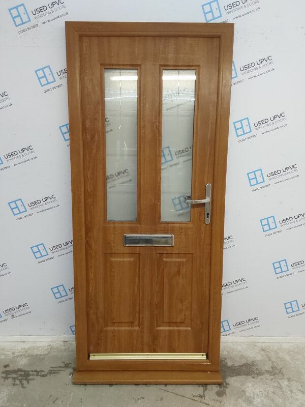 Used Oak Composite Front Door 905mm x 2085mm 0694