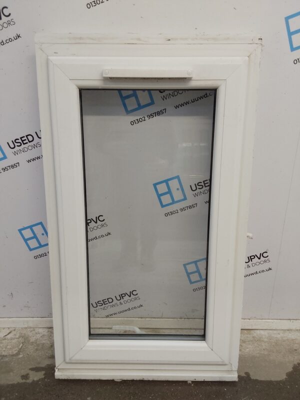Used White Upvc Window 590mm x 1040mm (reduce to 1015mm) C3051