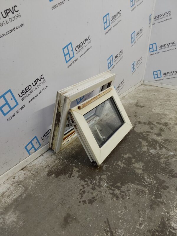 Used White Upvc Window 590mm x 420mm W0186 - Image 3