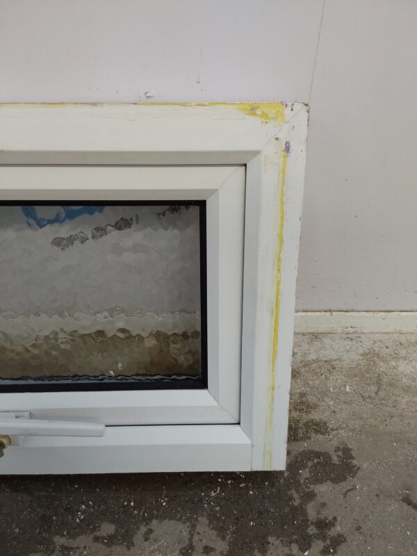 Used White Upvc Window 635mm x 395mm W0243 - Image 6