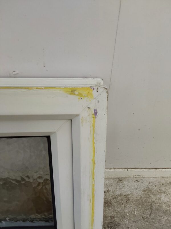 Used White Upvc Window 635mm x 395mm W0243 - Image 7
