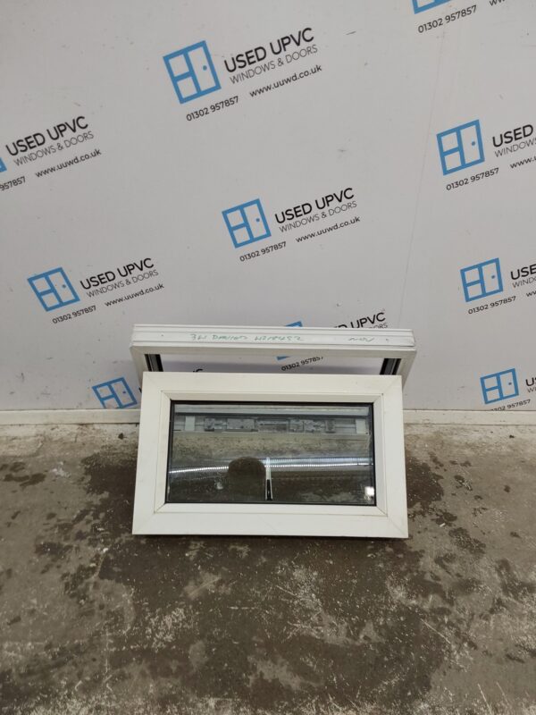 Used White Upvc Window 630mm x 395mm W0251 - Image 2