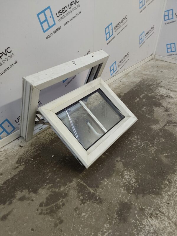 Used White Upvc Window 565mm x 410mm W0372 - Image 3