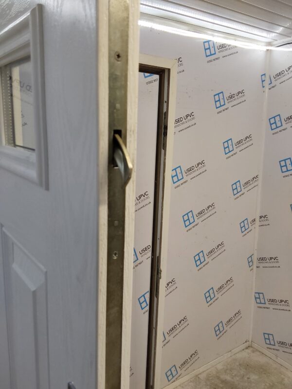 Used White Composite Front Door 925mm x 2100mm 0573 - Image 4
