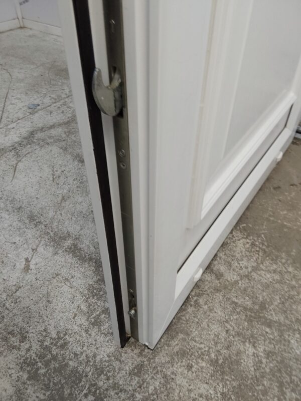Used White Upvc Front Door 915mm x 2060mm (reduce to 900mm) 0419 - Image 6