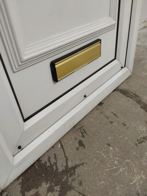 Used White Upvc Front Door 855mm x 2055mm (reduce to 835mm) 0399 - Image 4