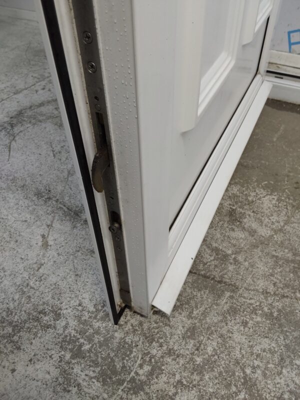 Used White Upvc Front Door 915mm x 2015mm 0759 - Image 9