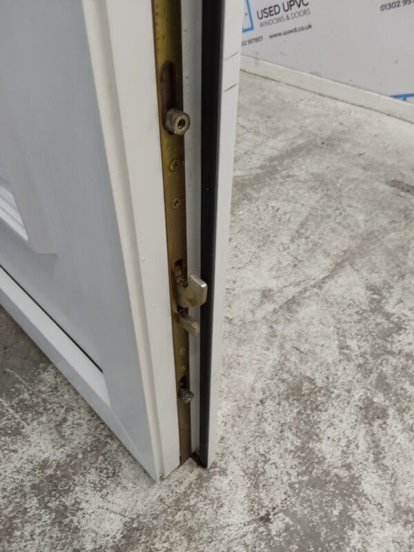 Used White Upvc Front Door 920mm x 2050mm (reduce to 900mm) 0732 - Image 6