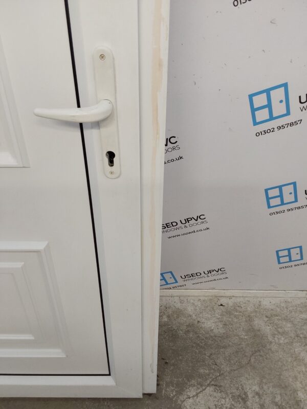 Used White Upvc Front Door 1010mm x 1955mm 0188 - Image 7